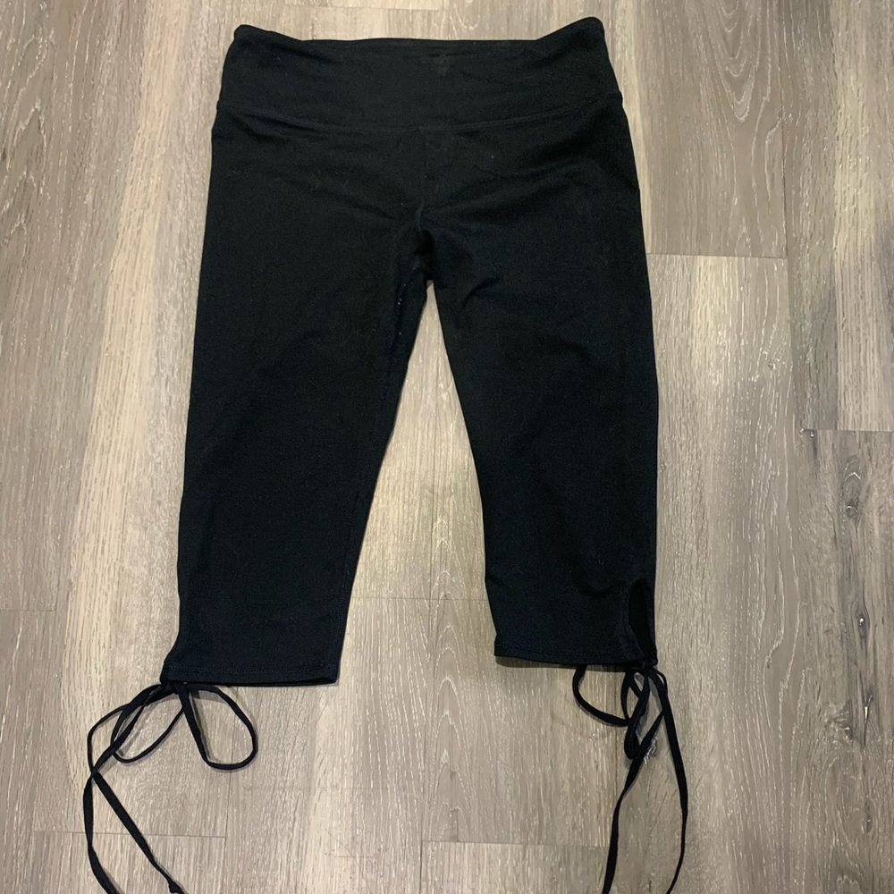 Fabletics capris